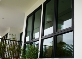 Best Window Tint for Florida Heat: What Actually Blocks UV and IR blog related image